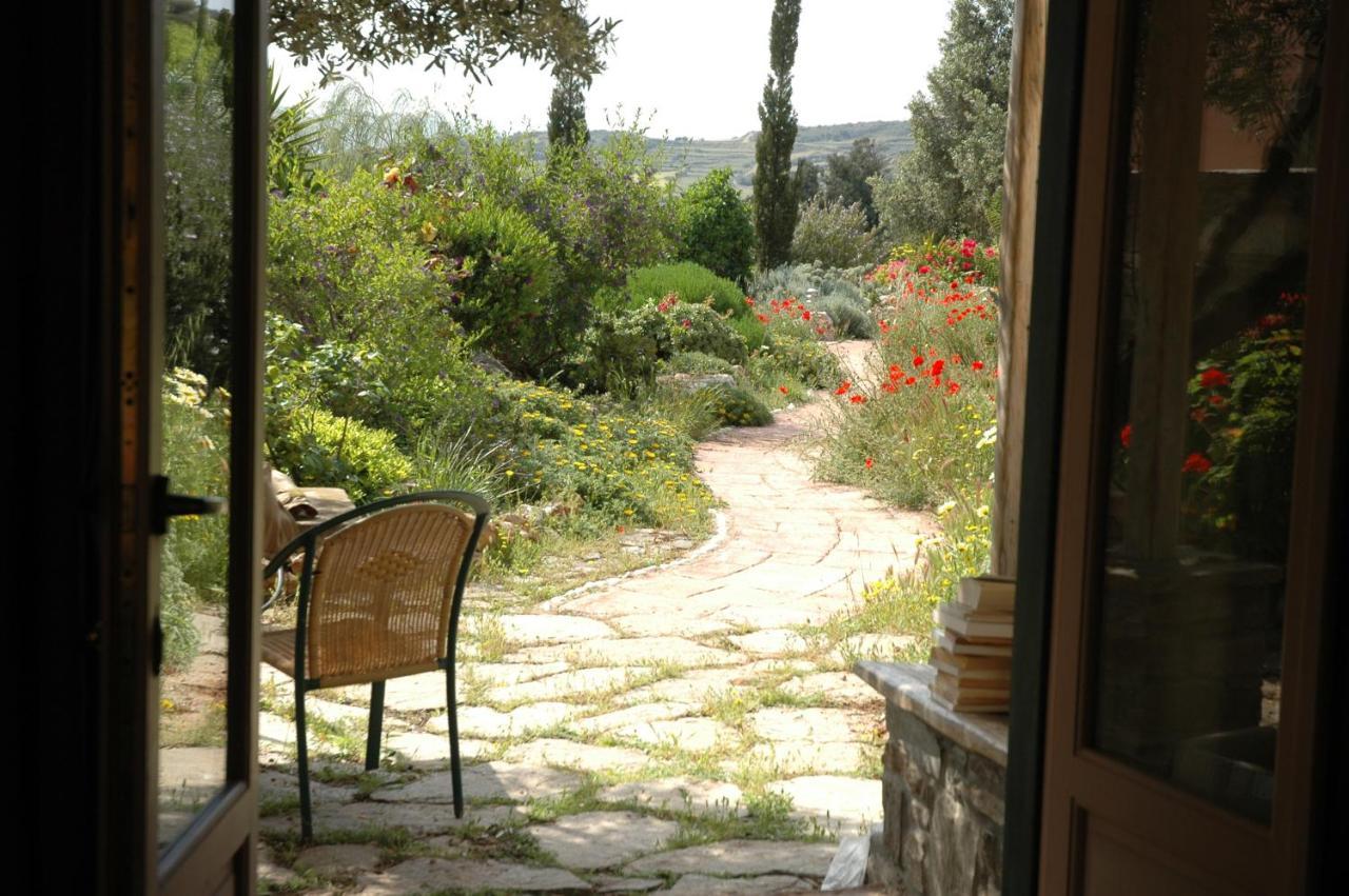 To The Garden Guest House Angairiá Exterior foto