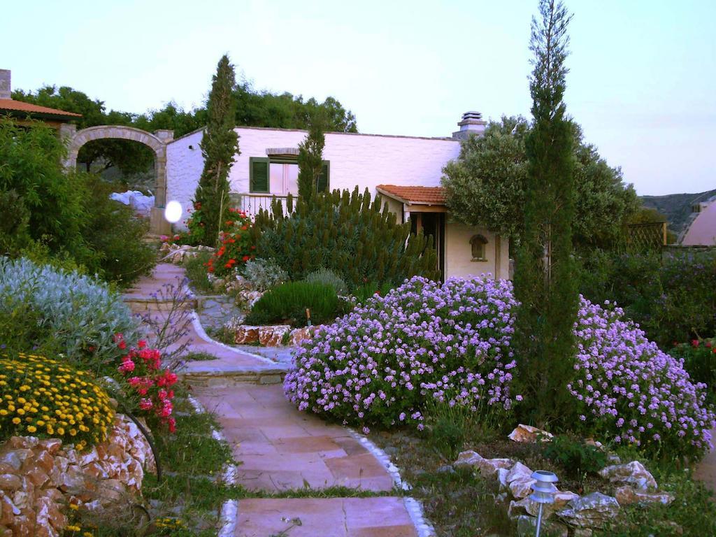 To The Garden Guest House Angairiá Cameră foto